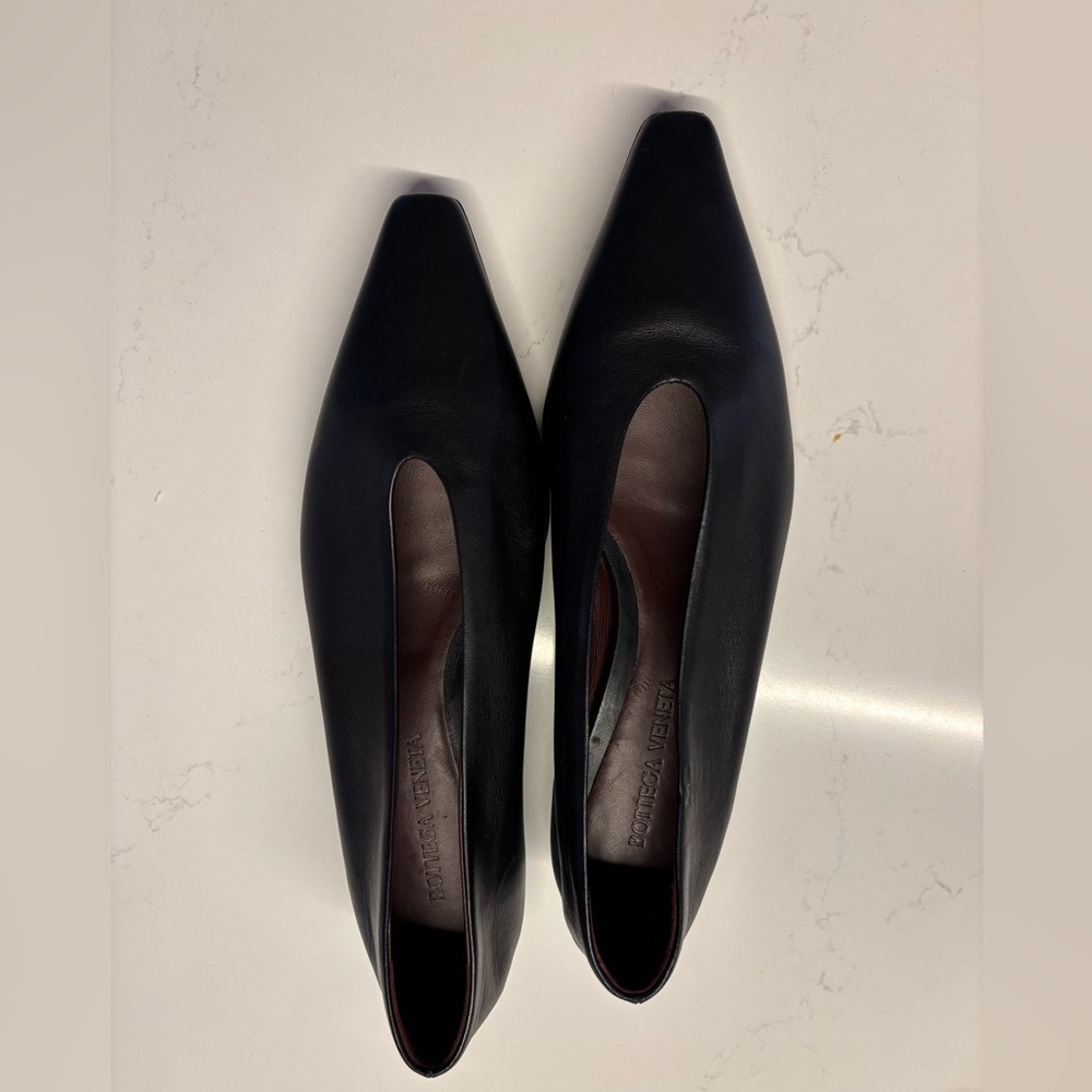 Bottega Veneta black flats